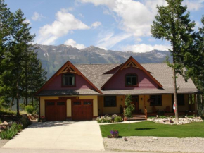 Отель Le Beausoleil Bed and Breakfast  Голден